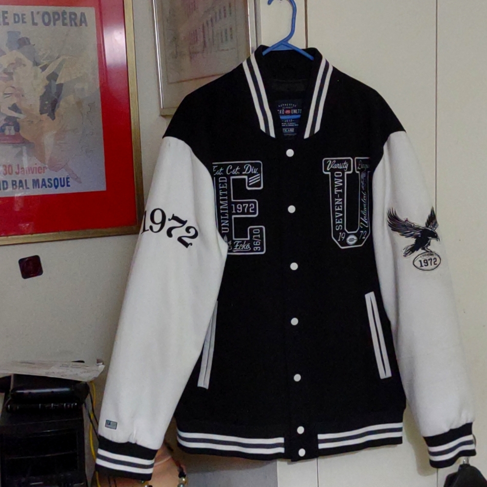 NWOT Mens graphic varsity jacket